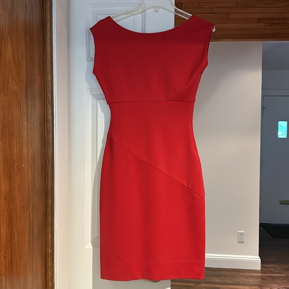 NWOT Diane Von Furstenberg Red Knee Length Ruched Waist Sheath Cocktail Dress - Picture 8 of 9